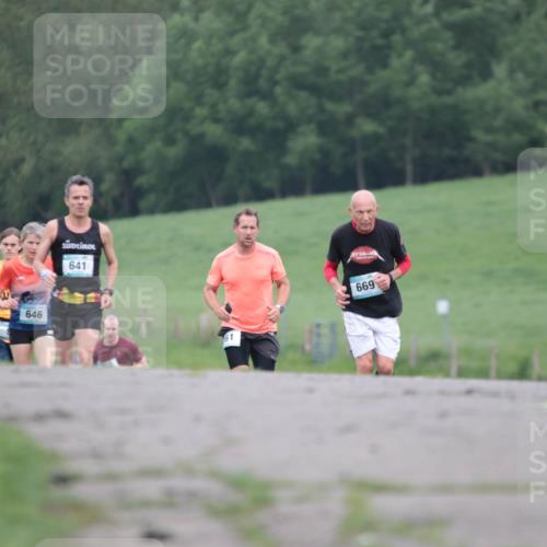 05.05.2024 - 7. Wedeler Halbmarathon H.Heesch http://msf.ph/oto/6222592 05.05.2024 11:09:12 Laufen 646, 641, 669 meine-sportfotos.de