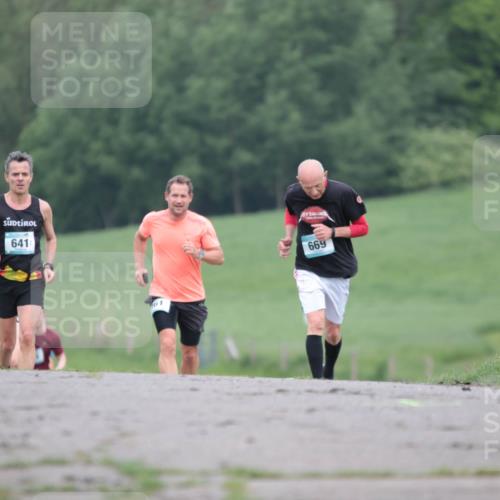 05.05.2024 - 7. Wedeler Halbmarathon H.Heesch http://msf.ph/oto/6222599 05.05.2024 11:09:13 Laufen 641, 61, 669 meine-sportfotos.de