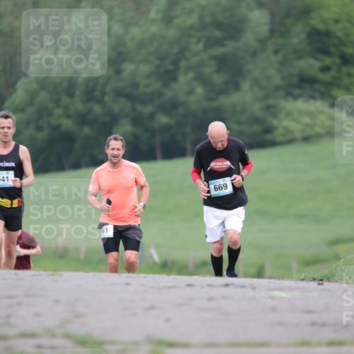 05.05.2024 - 7. Wedeler Halbmarathon H.Heesch http://msf.ph/oto/6222601 05.05.2024 11:09:14 Laufen 641, 61, 669 meine-sportfotos.de
