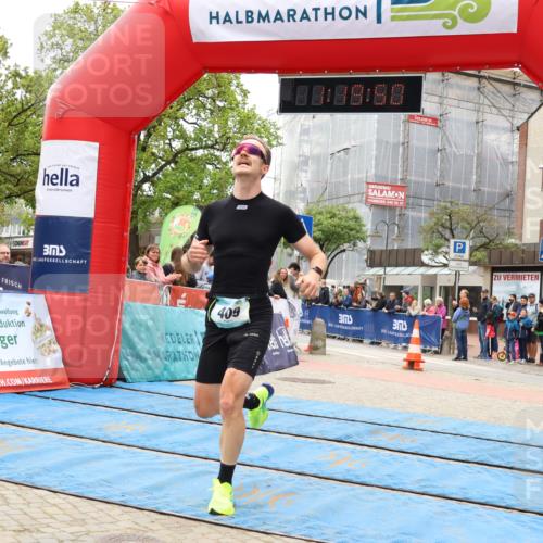 05.05.2024 - 7. Wedeler Halbmarathon Strokosch-Dieckow http://msf.ph/oto/6222602 05.05.2024 11:19:49 Ziel 409 meine-sportfotos.de