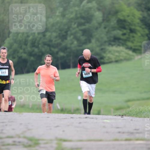 05.05.2024 - 7. Wedeler Halbmarathon H.Heesch http://msf.ph/oto/6222603 05.05.2024 11:09:14 Laufen 641, 61, 669 meine-sportfotos.de