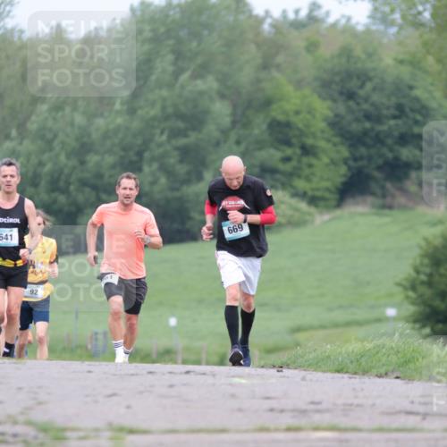 05.05.2024 - 7. Wedeler Halbmarathon H.Heesch http://msf.ph/oto/6222611 05.05.2024 11:09:16 Laufen 660, 641, 92, 61, 669 meine-sportfotos.de