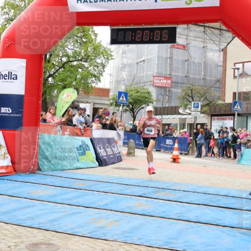05.05.2024 - 7. Wedeler Halbmarathon Strokosch-Dieckow http://msf.ph/oto/6222613 05.05.2024 11:20:04 Ziel 668 meine-sportfotos.de