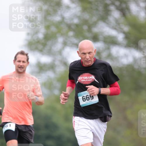 05.05.2024 - 7. Wedeler Halbmarathon H.Heesch http://msf.ph/oto/6222627 05.05.2024 11:09:21 Laufen 669 meine-sportfotos.de