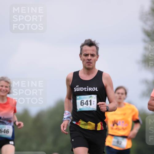 05.05.2024 - 7. Wedeler Halbmarathon H.Heesch http://msf.ph/oto/6222664 05.05.2024 11:09:22 Laufen 646, 641, 43 meine-sportfotos.de