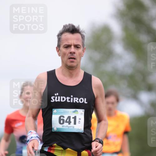 05.05.2024 - 7. Wedeler Halbmarathon H.Heesch http://msf.ph/oto/6222677 05.05.2024 11:09:24 Laufen 641 meine-sportfotos.de