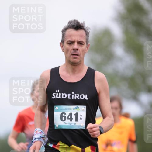 05.05.2024 - 7. Wedeler Halbmarathon H.Heesch http://msf.ph/oto/6222678 05.05.2024 11:09:24 Laufen 641 meine-sportfotos.de