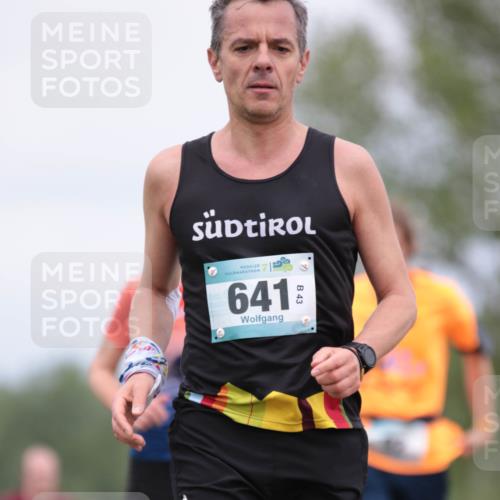 05.05.2024 - 7. Wedeler Halbmarathon H.Heesch http://msf.ph/oto/6222680 05.05.2024 11:09:24 Laufen 641 meine-sportfotos.de
