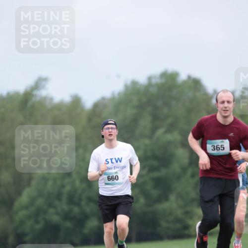 05.05.2024 - 7. Wedeler Halbmarathon H.Heesch http://msf.ph/oto/6222687 05.05.2024 11:09:26 Laufen 660, 365 meine-sportfotos.de
