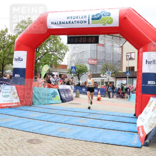 05.05.2024 - 7. Wedeler Halbmarathon Strokosch-Dieckow http://msf.ph/oto/6222706 05.05.2024 11:20:31 Ziel 534, 573, 784 meine-sportfotos.de