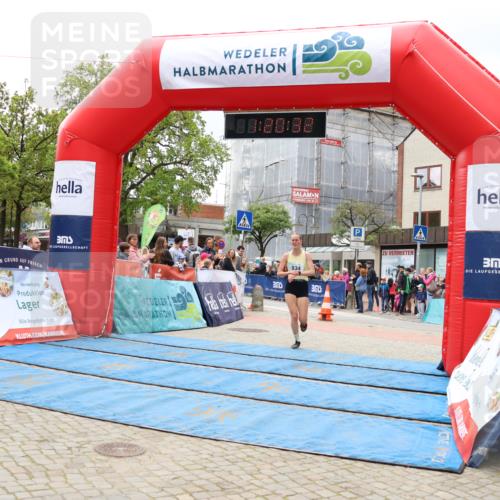 05.05.2024 - 7. Wedeler Halbmarathon Strokosch-Dieckow http://msf.ph/oto/6222711 05.05.2024 11:20:31 Ziel 534, 573, 784 meine-sportfotos.de