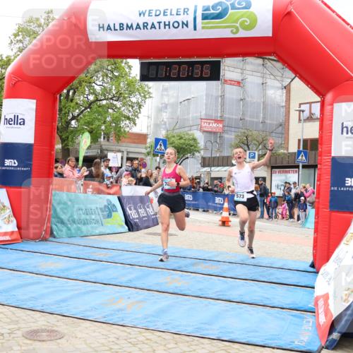 05.05.2024 - 7. Wedeler Halbmarathon Strokosch-Dieckow http://msf.ph/oto/6222756 05.05.2024 11:20:35 Ziel 573, 784 meine-sportfotos.de