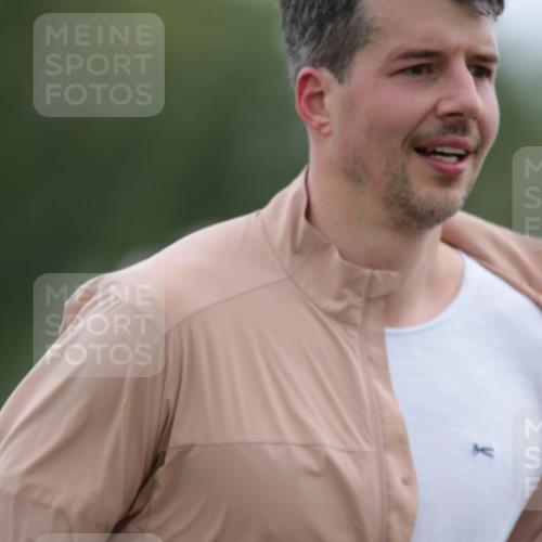 05.05.2024 - 7. Wedeler Halbmarathon H.Heesch http://msf.ph/oto/6222767 05.05.2024 11:18:14 Laufen 17, 10, 33 meine-sportfotos.de