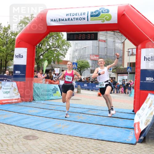 05.05.2024 - 7. Wedeler Halbmarathon Strokosch-Dieckow http://msf.ph/oto/6222774 05.05.2024 11:20:36 Ziel 573, 784 meine-sportfotos.de
