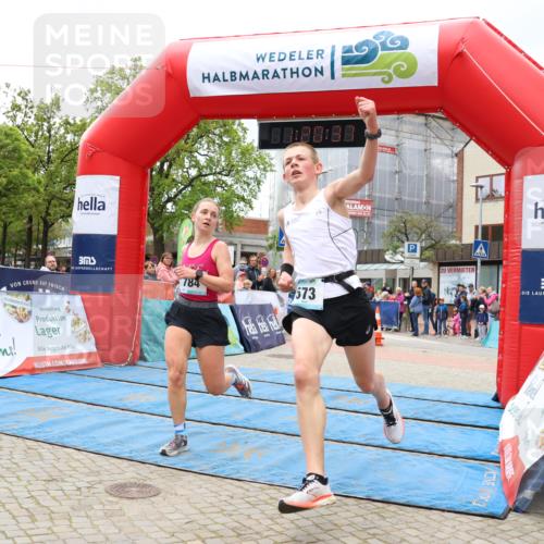 05.05.2024 - 7. Wedeler Halbmarathon Strokosch-Dieckow http://msf.ph/oto/6222790 05.05.2024 11:20:36 Ziel 573, 784 meine-sportfotos.de
