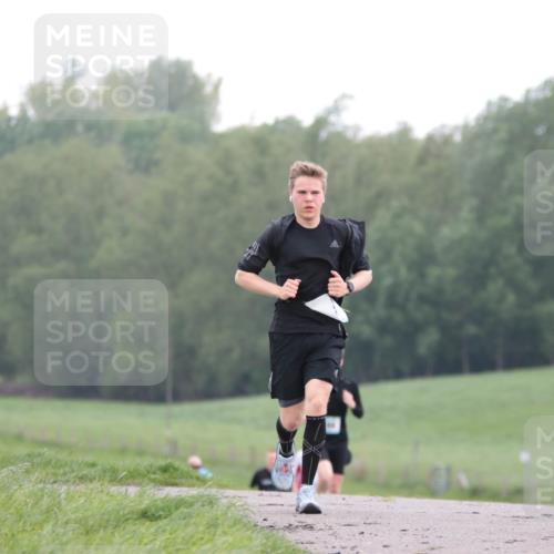 05.05.2024 - 7. Wedeler Halbmarathon H.Heesch http://msf.ph/oto/6222797 05.05.2024 11:18:23 Laufen 638 meine-sportfotos.de