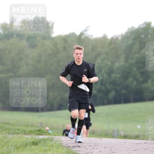 05.05.2024 - 7. Wedeler Halbmarathon H.Heesch http://msf.ph/oto/6222799 05.05.2024 11:18:23 Laufen 638 meine-sportfotos.de