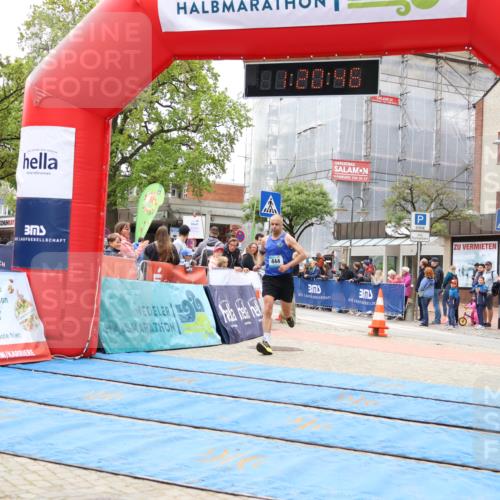 05.05.2024 - 7. Wedeler Halbmarathon Strokosch-Dieckow http://msf.ph/oto/6222806 05.05.2024 11:20:45 Ziel 369, 444, 737 meine-sportfotos.de