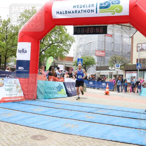 05.05.2024 - 7. Wedeler Halbmarathon Strokosch-Dieckow http://msf.ph/oto/6222811 05.05.2024 11:20:45 Ziel 369, 444, 737 meine-sportfotos.de