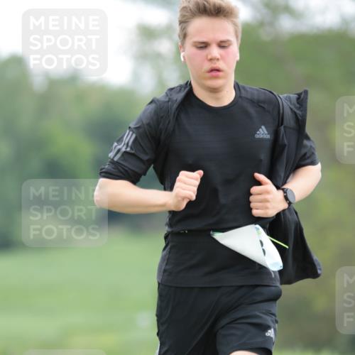 05.05.2024 - 7. Wedeler Halbmarathon H.Heesch http://msf.ph/oto/6222830 05.05.2024 11:18:28 Laufen  meine-sportfotos.de