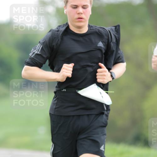 05.05.2024 - 7. Wedeler Halbmarathon H.Heesch http://msf.ph/oto/6222831 05.05.2024 11:18:28 Laufen  meine-sportfotos.de