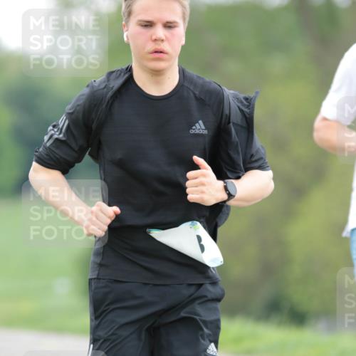 05.05.2024 - 7. Wedeler Halbmarathon H.Heesch http://msf.ph/oto/6222832 05.05.2024 11:18:28 Laufen  meine-sportfotos.de