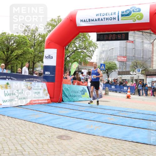 05.05.2024 - 7. Wedeler Halbmarathon Strokosch-Dieckow http://msf.ph/oto/6222834 05.05.2024 11:20:46 Ziel 369, 444, 737 meine-sportfotos.de