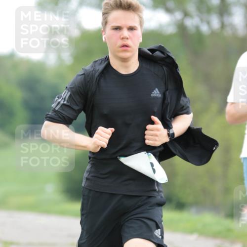 05.05.2024 - 7. Wedeler Halbmarathon H.Heesch http://msf.ph/oto/6222837 05.05.2024 11:18:29 Laufen  meine-sportfotos.de