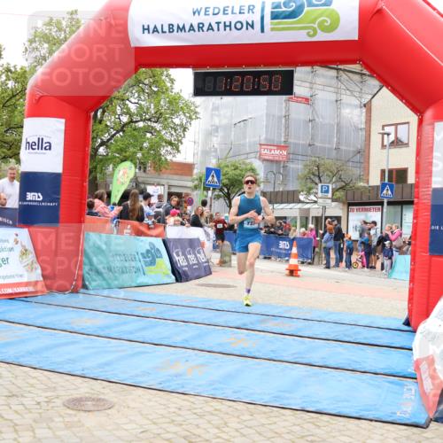 05.05.2024 - 7. Wedeler Halbmarathon Strokosch-Dieckow http://msf.ph/oto/6222867 05.05.2024 11:20:49 Ziel 369, 444, 737, 742 meine-sportfotos.de
