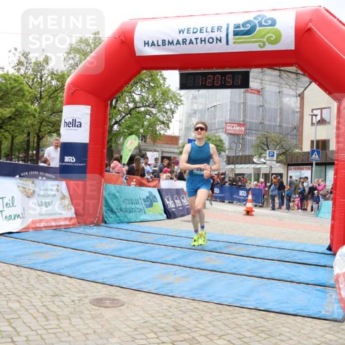 05.05.2024 - 7. Wedeler Halbmarathon Strokosch-Dieckow http://msf.ph/oto/6222891 05.05.2024 11:20:50 Ziel 369, 737, 742, 916 meine-sportfotos.de