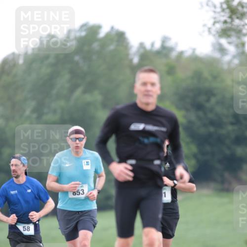 05.05.2024 - 7. Wedeler Halbmarathon H.Heesch http://msf.ph/oto/6222940 05.05.2024 11:18:38 Laufen 58, 853, 1 meine-sportfotos.de