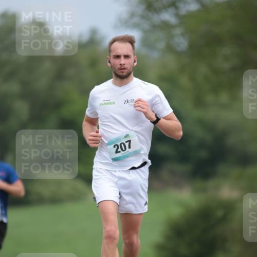 05.05.2024 - 7. Wedeler Halbmarathon H.Heesch http://msf.ph/oto/6222989 05.05.2024 11:10:44 Laufen 207 meine-sportfotos.de