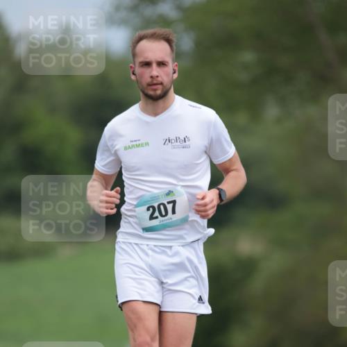 05.05.2024 - 7. Wedeler Halbmarathon H.Heesch http://msf.ph/oto/6222996 05.05.2024 11:10:45 Laufen 2755, 207 meine-sportfotos.de