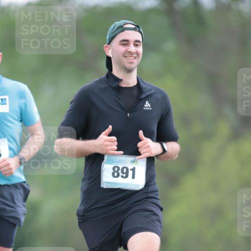 05.05.2024 - 7. Wedeler Halbmarathon H.Heesch http://msf.ph/oto/6223008 05.05.2024 11:18:43 Laufen 891, 8 meine-sportfotos.de