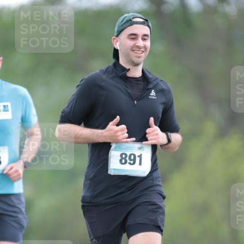 05.05.2024 - 7. Wedeler Halbmarathon H.Heesch http://msf.ph/oto/6223015 05.05.2024 11:18:44 Laufen 891 meine-sportfotos.de