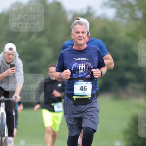 05.05.2024 - 7. Wedeler Halbmarathon H.Heesch http://msf.ph/oto/6223045 05.05.2024 11:10:48 Laufen 46, 0 meine-sportfotos.de