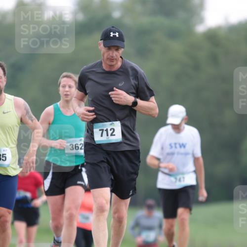 05.05.2024 - 7. Wedeler Halbmarathon H.Heesch http://msf.ph/oto/6223065 05.05.2024 11:19:01 Laufen 21, 35, 362, 712, 347 meine-sportfotos.de