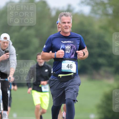 05.05.2024 - 7. Wedeler Halbmarathon H.Heesch http://msf.ph/oto/6223069 05.05.2024 11:10:49 Laufen 20, 46 meine-sportfotos.de