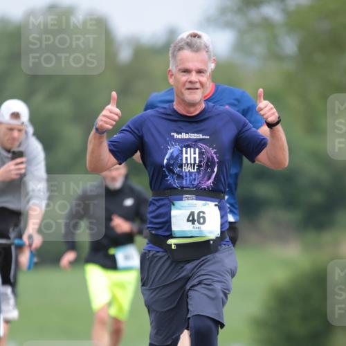 05.05.2024 - 7. Wedeler Halbmarathon H.Heesch http://msf.ph/oto/6223075 05.05.2024 11:10:49 Laufen 20, 46 meine-sportfotos.de