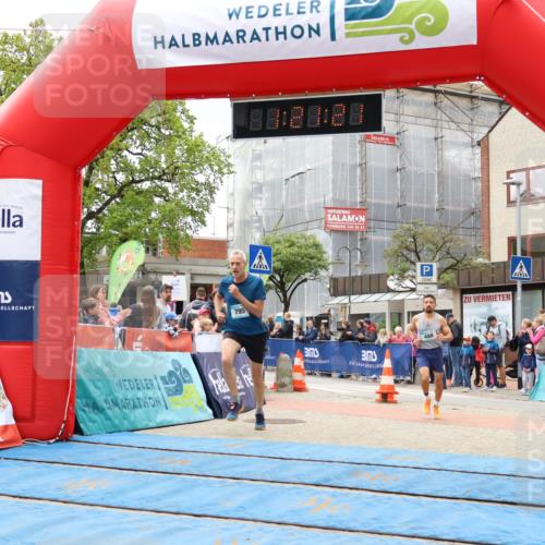 05.05.2024 - 7. Wedeler Halbmarathon Strokosch-Dieckow http://msf.ph/oto/6223103 05.05.2024 11:21:20 Ziel 488, 795 meine-sportfotos.de