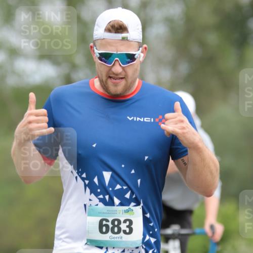 05.05.2024 - 7. Wedeler Halbmarathon H.Heesch http://msf.ph/oto/6223104 05.05.2024 11:10:53 Laufen 683, 23, 05 meine-sportfotos.de