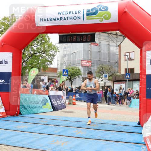 05.05.2024 - 7. Wedeler Halbmarathon Strokosch-Dieckow http://msf.ph/oto/6223130 05.05.2024 11:21:22 Ziel 488, 645, 795 meine-sportfotos.de