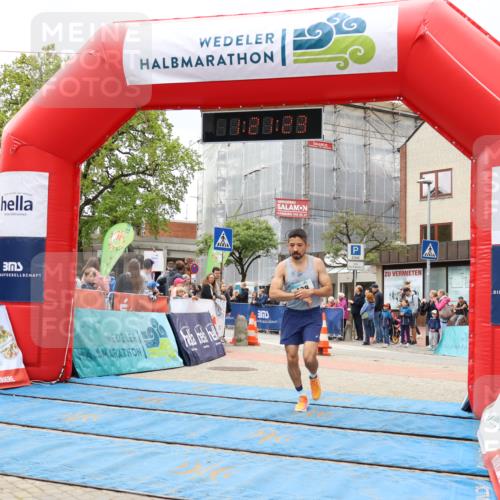 05.05.2024 - 7. Wedeler Halbmarathon Strokosch-Dieckow http://msf.ph/oto/6223135 05.05.2024 11:21:22 Ziel 488, 645, 795 meine-sportfotos.de