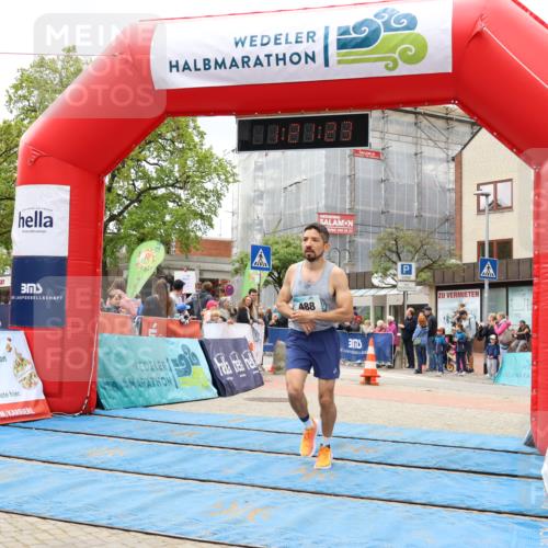 05.05.2024 - 7. Wedeler Halbmarathon Strokosch-Dieckow http://msf.ph/oto/6223153 05.05.2024 11:21:22 Ziel 488, 645, 795 meine-sportfotos.de