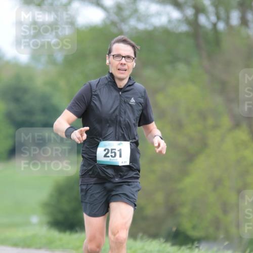05.05.2024 - 7. Wedeler Halbmarathon H.Heesch http://msf.ph/oto/6223154 05.05.2024 11:10:56 Laufen 251, 51 meine-sportfotos.de