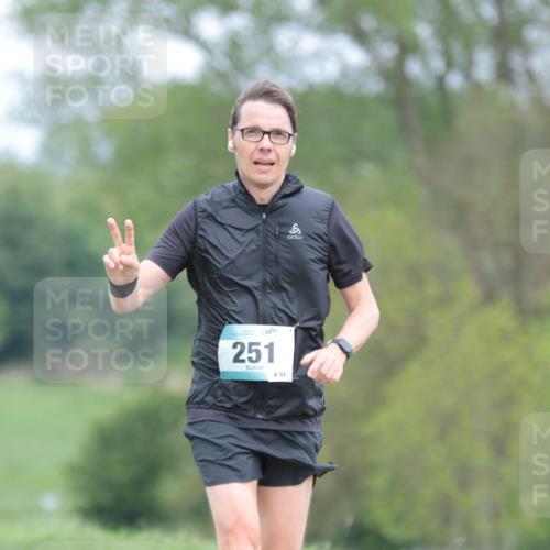 05.05.2024 - 7. Wedeler Halbmarathon H.Heesch http://msf.ph/oto/6223157 05.05.2024 11:10:57 Laufen 251, 51, 6 meine-sportfotos.de