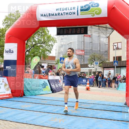 05.05.2024 - 7. Wedeler Halbmarathon Strokosch-Dieckow http://msf.ph/oto/6223158 05.05.2024 11:21:22 Ziel 488, 645, 795 meine-sportfotos.de