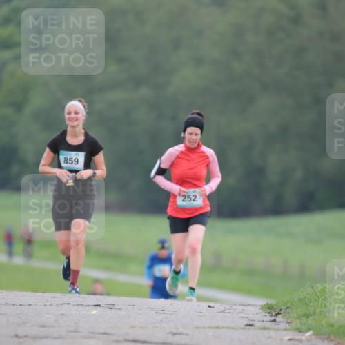 05.05.2024 - 7. Wedeler Halbmarathon H.Heesch http://msf.ph/oto/6223190 05.05.2024 11:19:14 Laufen 18, 859, 252 meine-sportfotos.de