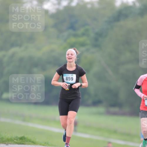 05.05.2024 - 7. Wedeler Halbmarathon H.Heesch http://msf.ph/oto/6223200 05.05.2024 11:19:16 Laufen 859 meine-sportfotos.de