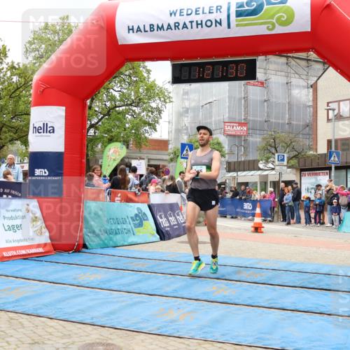 05.05.2024 - 7. Wedeler Halbmarathon Strokosch-Dieckow http://msf.ph/oto/6223209 05.05.2024 11:21:29 Ziel 645 meine-sportfotos.de